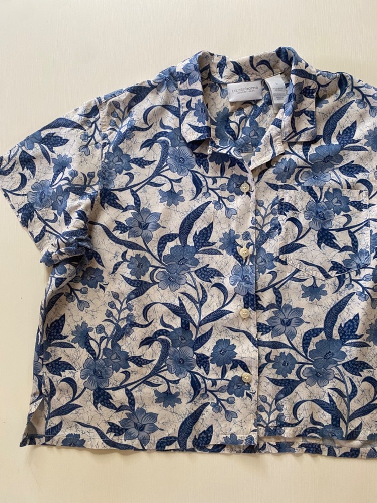 Vintage 90s Liz Claiborne size L Lizwear Blue Floral Batik Button Top Cropped