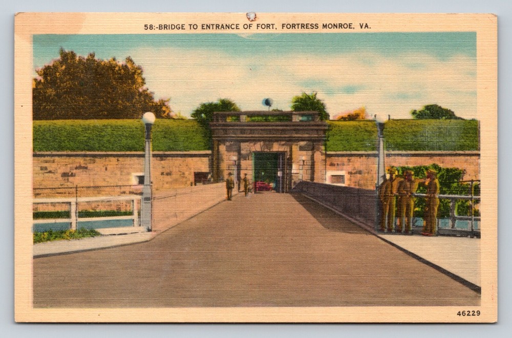 Bridge To Entrance Of Fort Fortress Monroe Virginia VA USA VINTAGE Postcard
