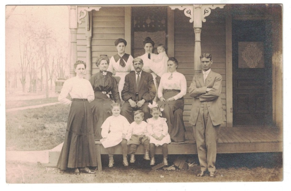 ANTIQUE 1910 RPPC REAL PHOTO GROUP FAMILY POSES ON THEIR FRONT PORCH