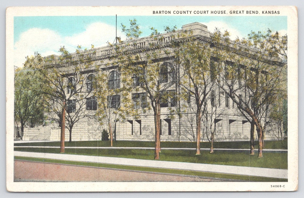 Great Bend Kansas~Barton County Courthouse~Vintage Postcard