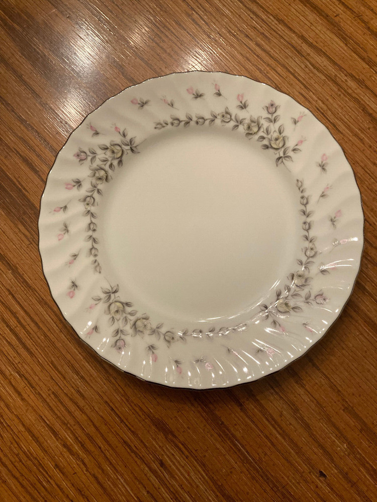 Style House Fine China Picardy Made in Japan Salad/Bread Plate ~6.55