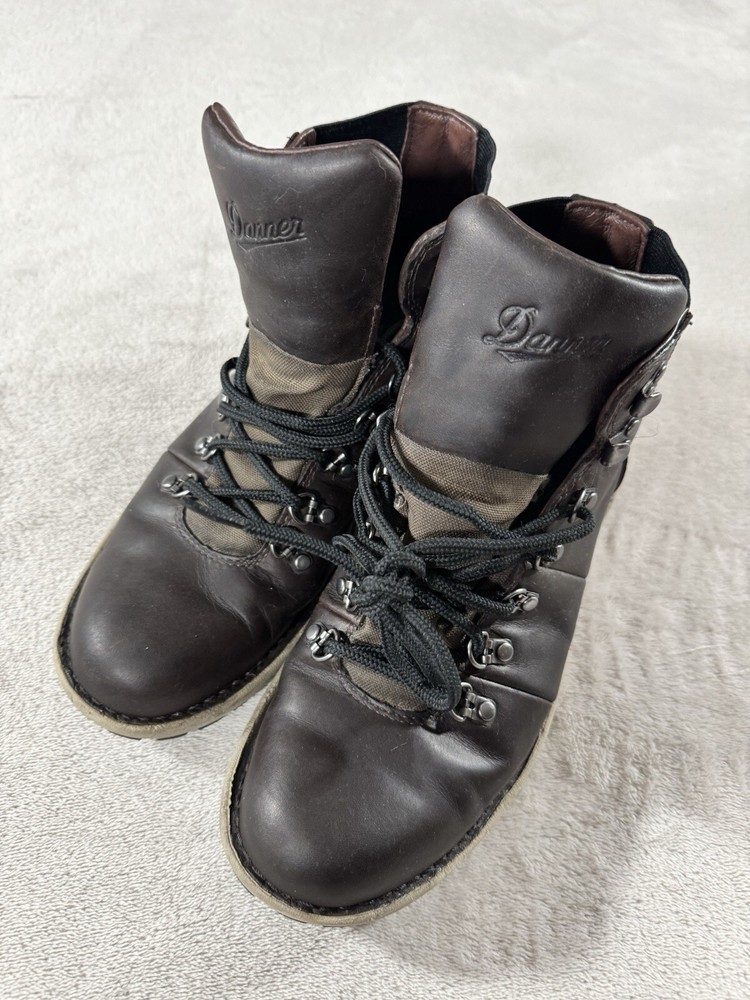 DANNER Vertigo 917 Waterproof Vibram Hiking Boots for Men in Java Dark Brown Size 7.5