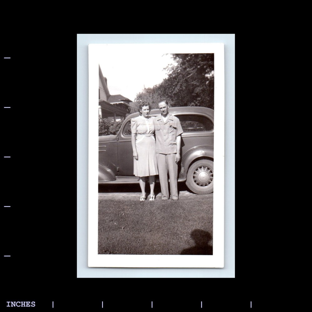 Vintage Photo MAN WOMAN COUPLE CLASSIC CAR SHADOW