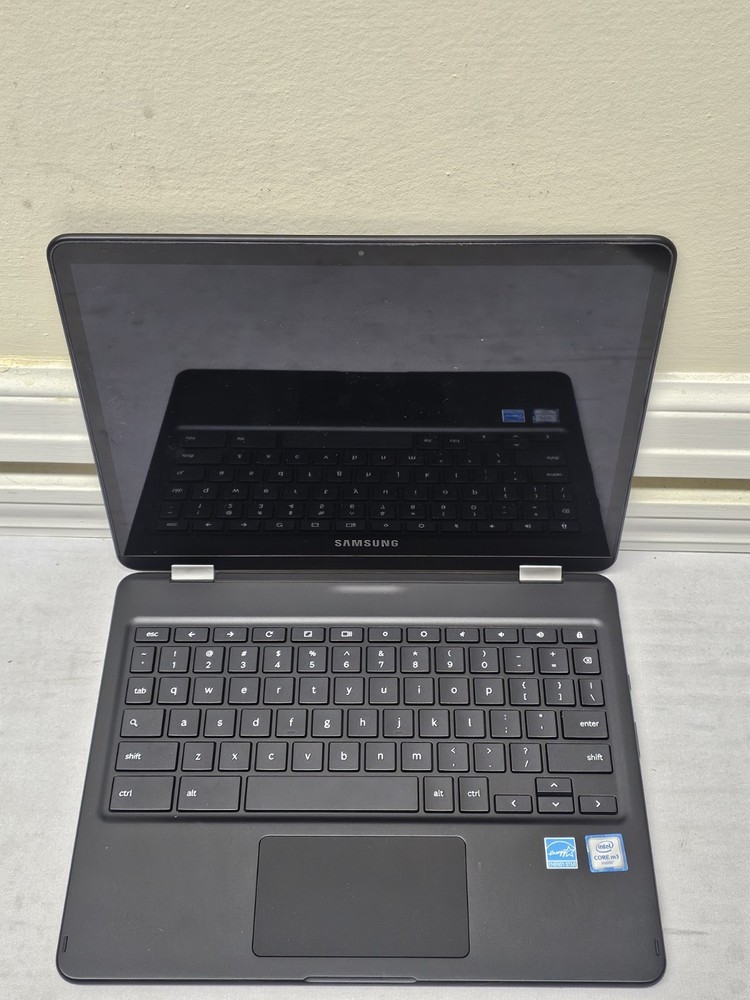 Samsung Chromebook XE510C24 - Intel m3 Gen 6 - 4GB RAM - WON'T BOOT - READ DESC.