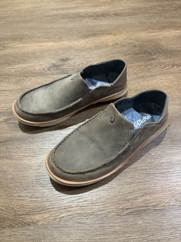 Olukai Men's Kalia Waxed Nubuck Leather Slip On Shoe in Ash Gray Size 8