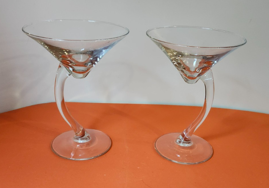 Set of 2 Clear Glass Libbey Bravura Swerve Curvy Handle Martini Glasses