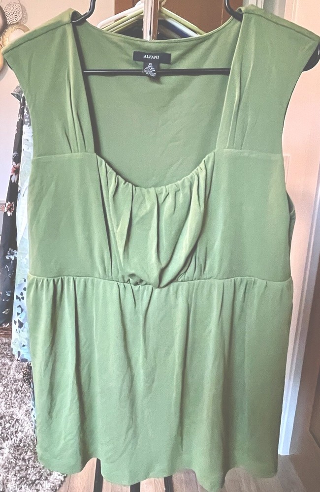 Alfani Sleeveless Green Top Women’s XL Pleats Gathered Top