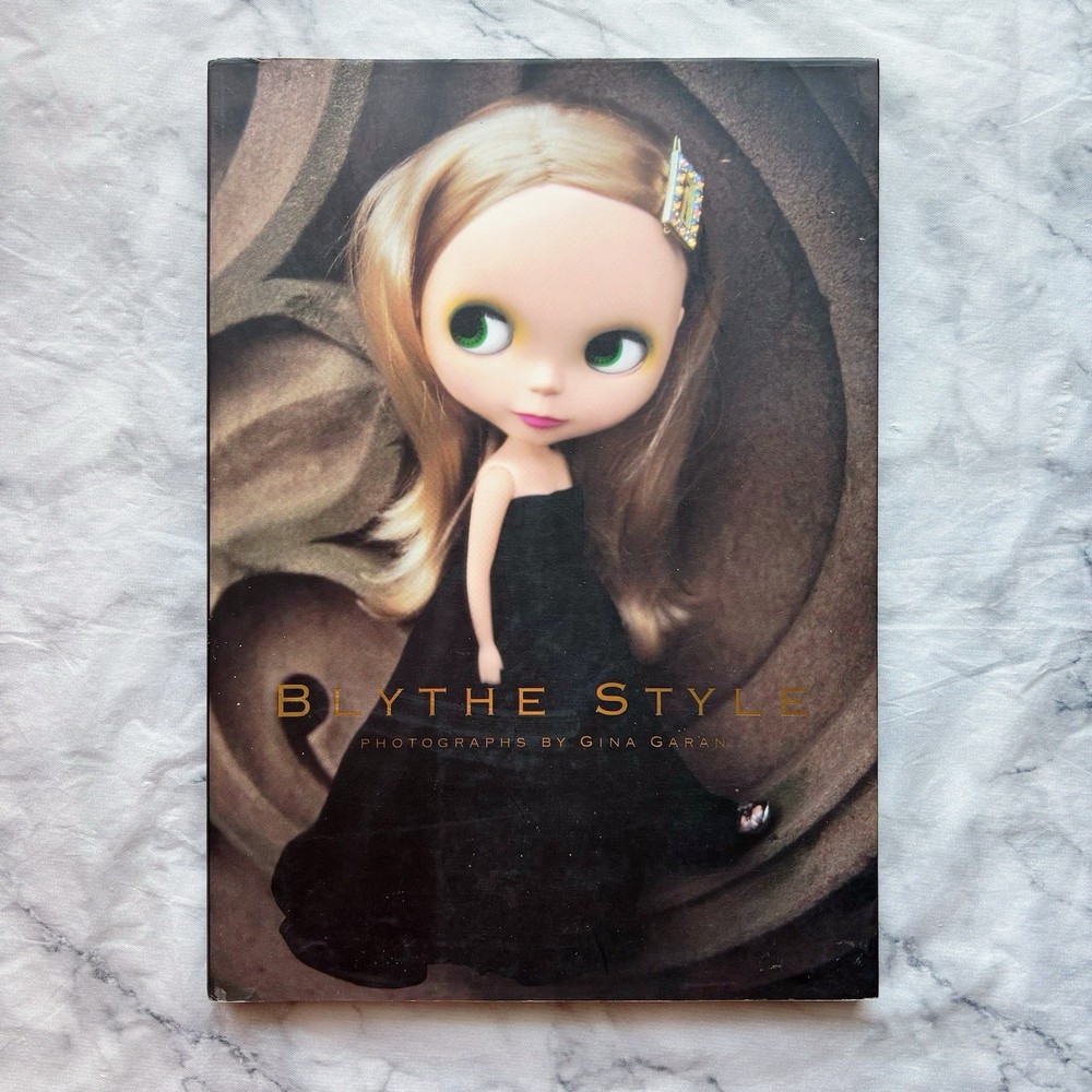 Blythe Style Japanese Doll's Fashion Photo Book by Gina Garan 2004 Japan