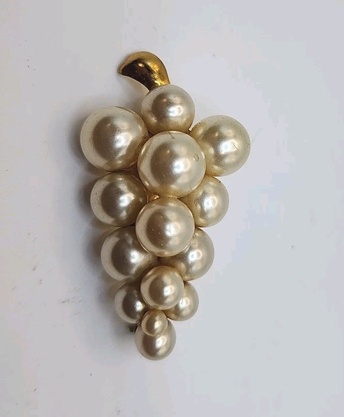 Vintage Faux Pearl Grape Cluster Gold Tone Brooch 2.5
