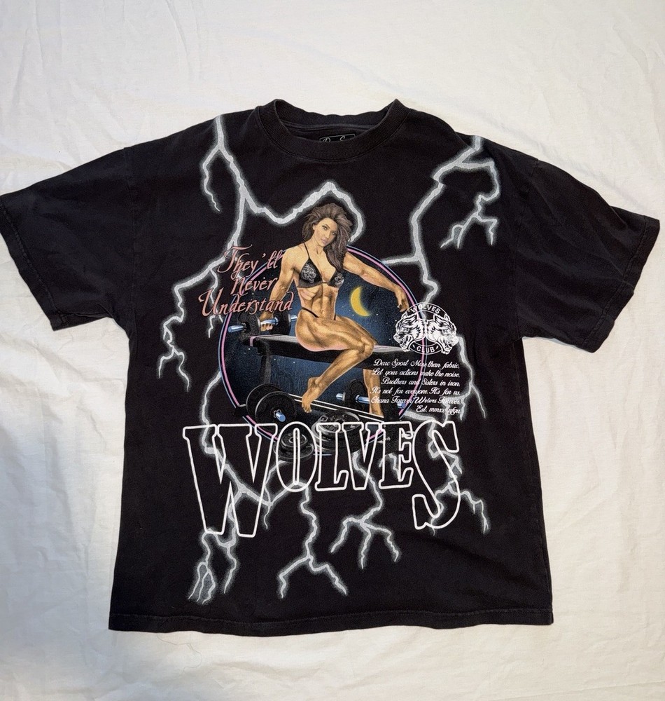 Darc Sport Wolves Club Premium Vintage Men's Black Lightning Graphic T-Shirt L