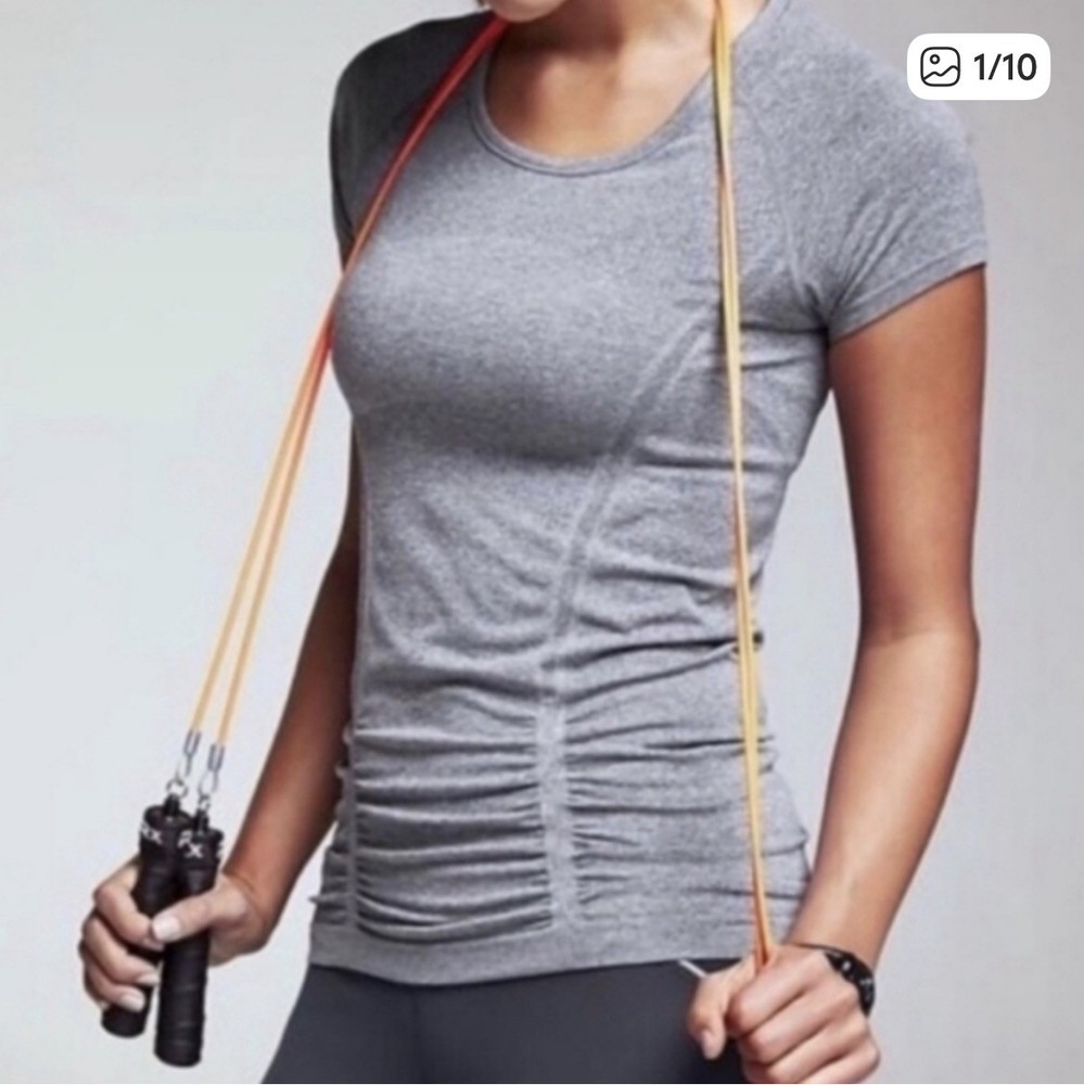 Athleta Heather Gray Fast Track Ruched Performance Short Sleeved Top Women’s M