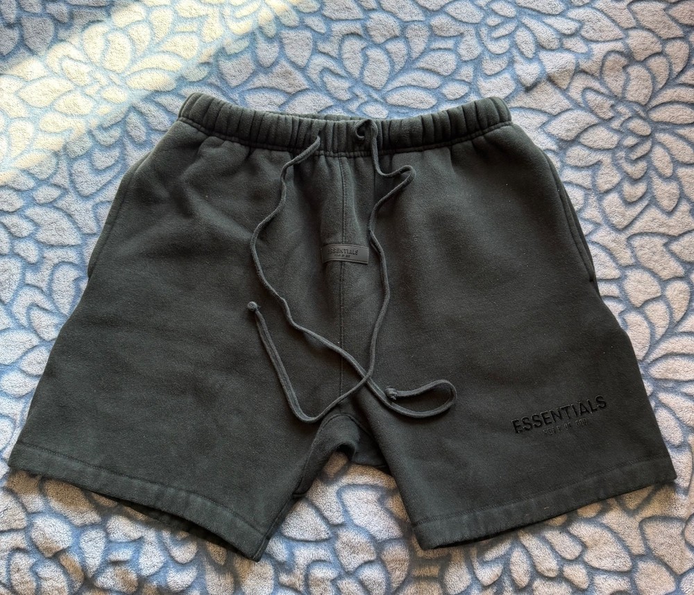 Essentials Fear of God Shorts – Size M – Excellent Condition