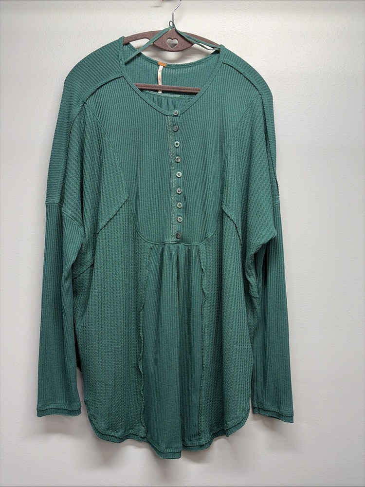 Free People Leo Henley Evergreen Waffle Thermal Knit Top OVERSIZED Sz M Tunic