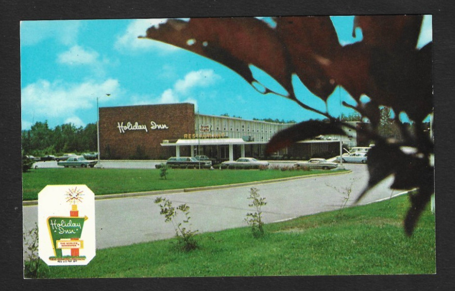 Chattanooga TN Tennessee Holiday Inn Southeast 1960s Roadside Postcard
