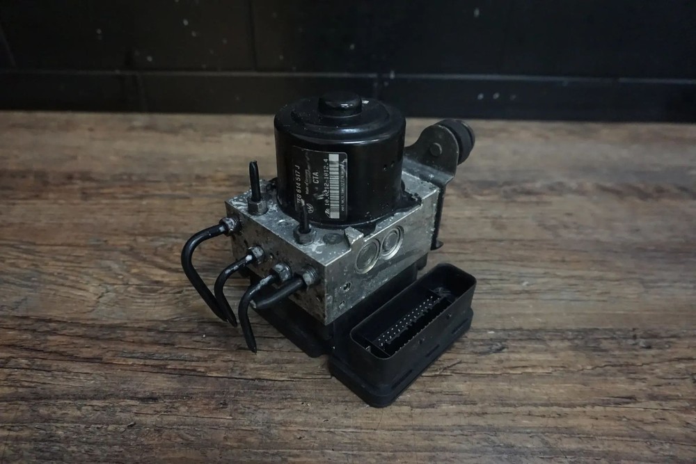 VW T5 2.0 TDI ABS Hydraulic Control Unit 7E0907379L 7E0614517J-image