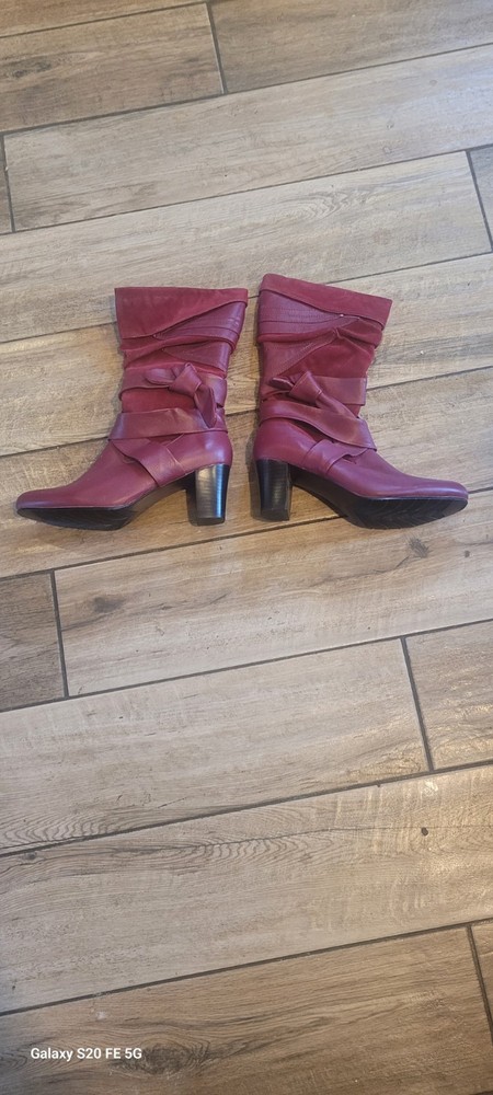 Red Women's Boots Size 7