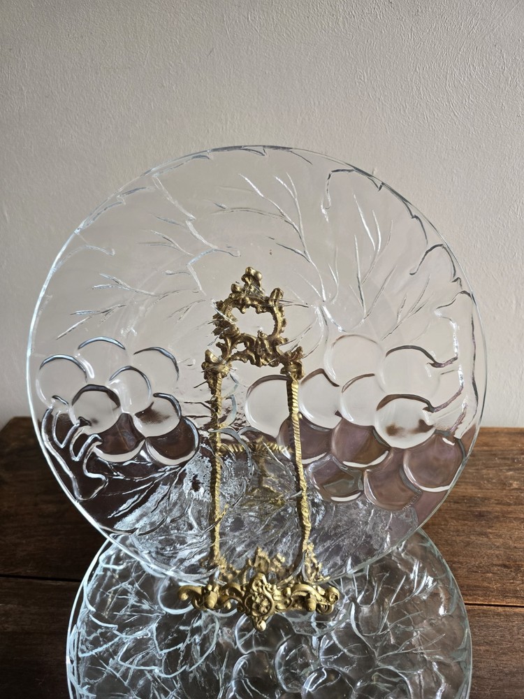 Set Of 4 VTG KIG Indonesia Clear Embossed Grape & Leaf 10-1/2 Dinner Plates