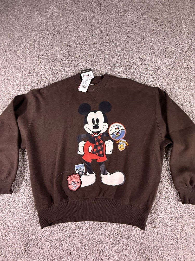 NWT Disney Women’s Sweatshirt Mickey Winter Scene Brown X Small