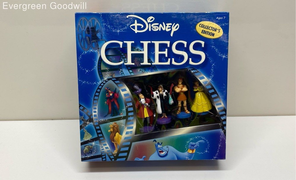 Disney Chess Set Collector's Edition Game IOB 32 Hand-Painted Figurines