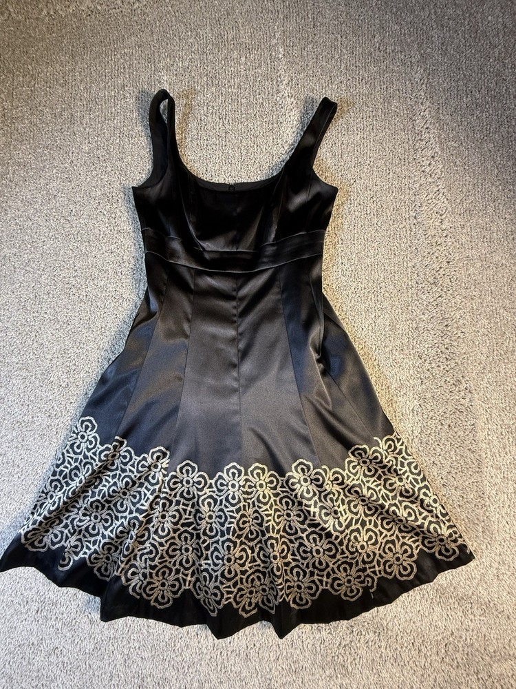 Nine West Womens Dress Fit and Flare Black And Gold Floral Cocktail Party Size 6