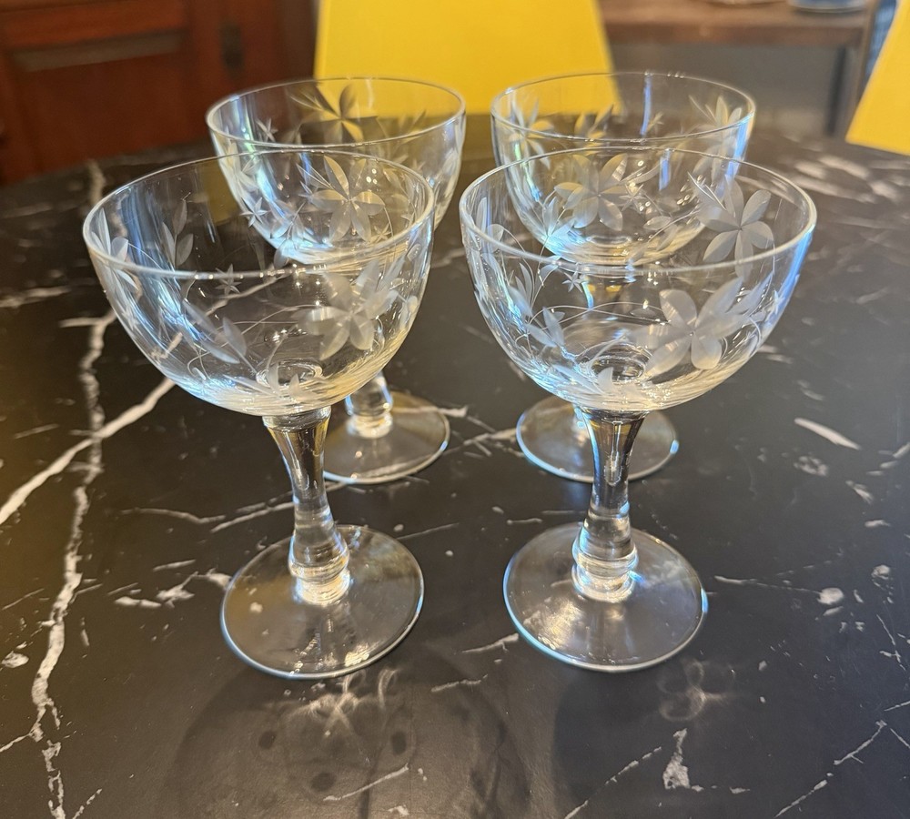 Vintage Floral Etched Cocktail or Liquor Glasses 5 inches Tall, Set of 4