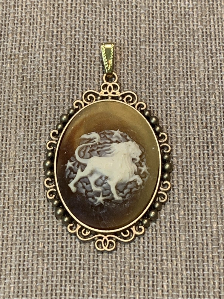 LAST ONE**LARGE-EXQUISITE VINTAGE ZODIAC PENDANT-*LEO*-carn. bronze/gold set#2