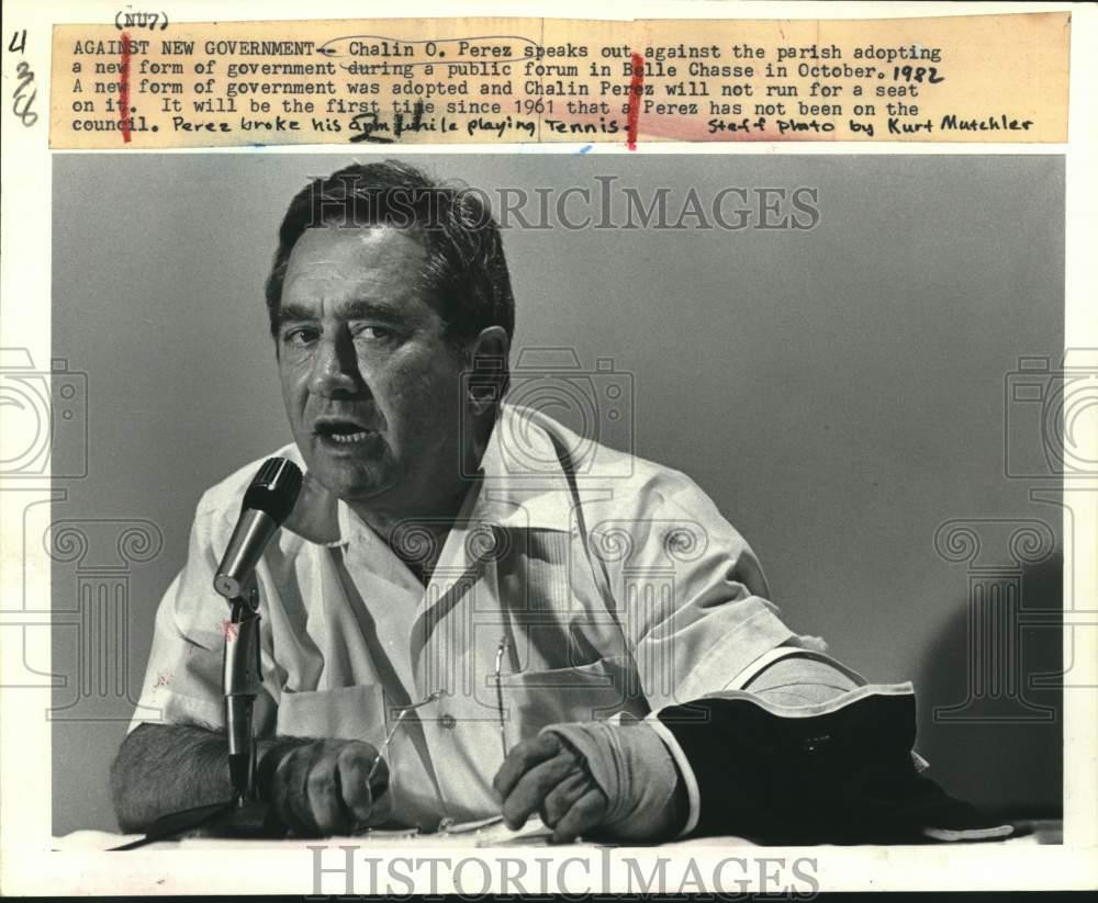 1982 Press Photo Plaquemines Parish, Louisiana, councilman Chalin Perez speaks