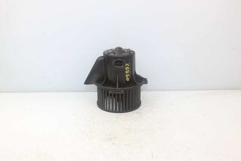 2015 BMW 1 Series Sedan 3D F21 B9506N815239 Heating Fan 1530766