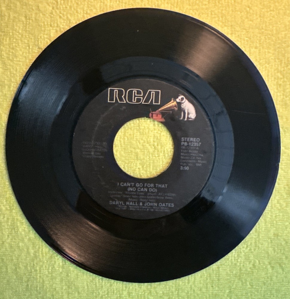 Daryl Hall & John Oates: I Can’t Go For That (No Can Do) / Unguarded Minute, 45