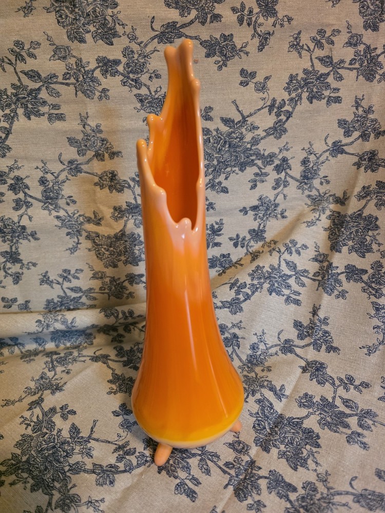 LE Smith Bittersweet 12 1/2” Vintage MCM Orange 3 Toe Swung Glass Vase Three Toe