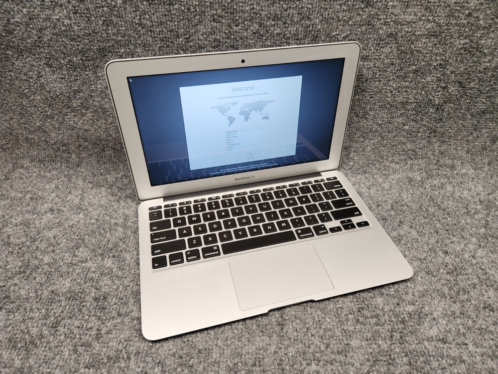 Apple A1465 MacBook Air 11