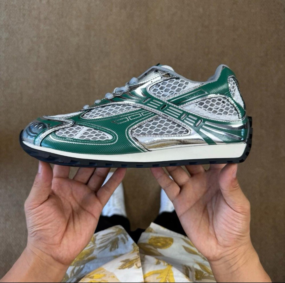 Bottega Veneta Men's Size 9 Orbit Sneakers in Green Brand New
