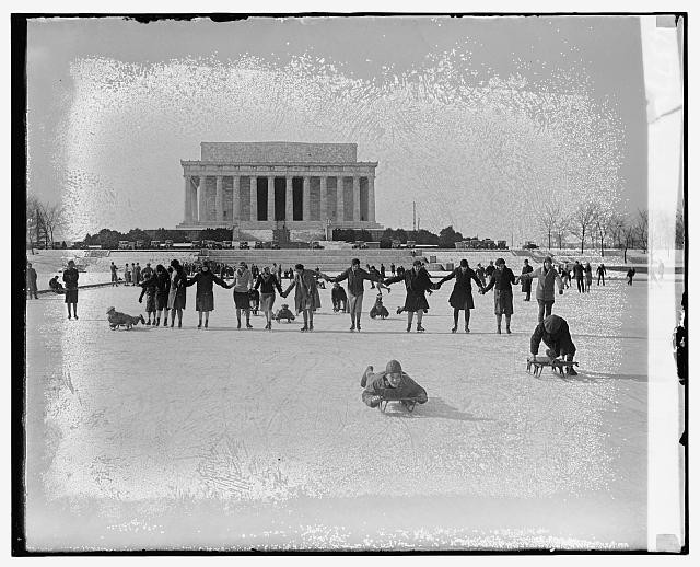 Photo:People ice skating in front of Lincoln Memorial