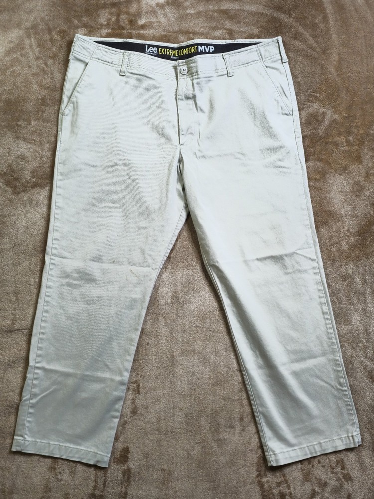 Lee Extreme Comfort pants mens 42x30 ivory straight fit chino stretch flat front
