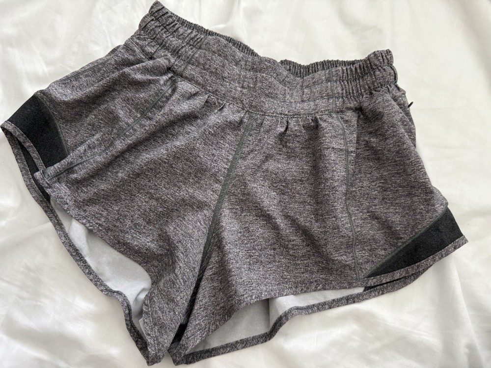 Lululemon Hotty Hot Shorts 2.5” Heather Gray  Size 4