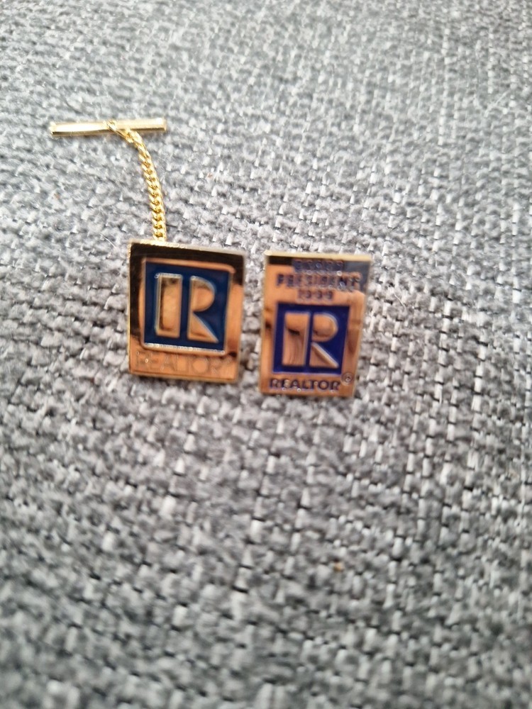 Vintage National Adsociation Of Realtors Lapel Pins Gold Tone With Blue Logo