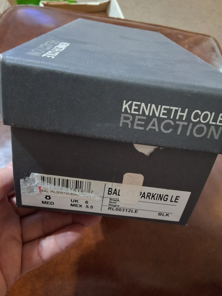 Kenneth Cole Reaction Ballet Flats Shoes Women’s 8 Black Slip On NWB PARKING LE