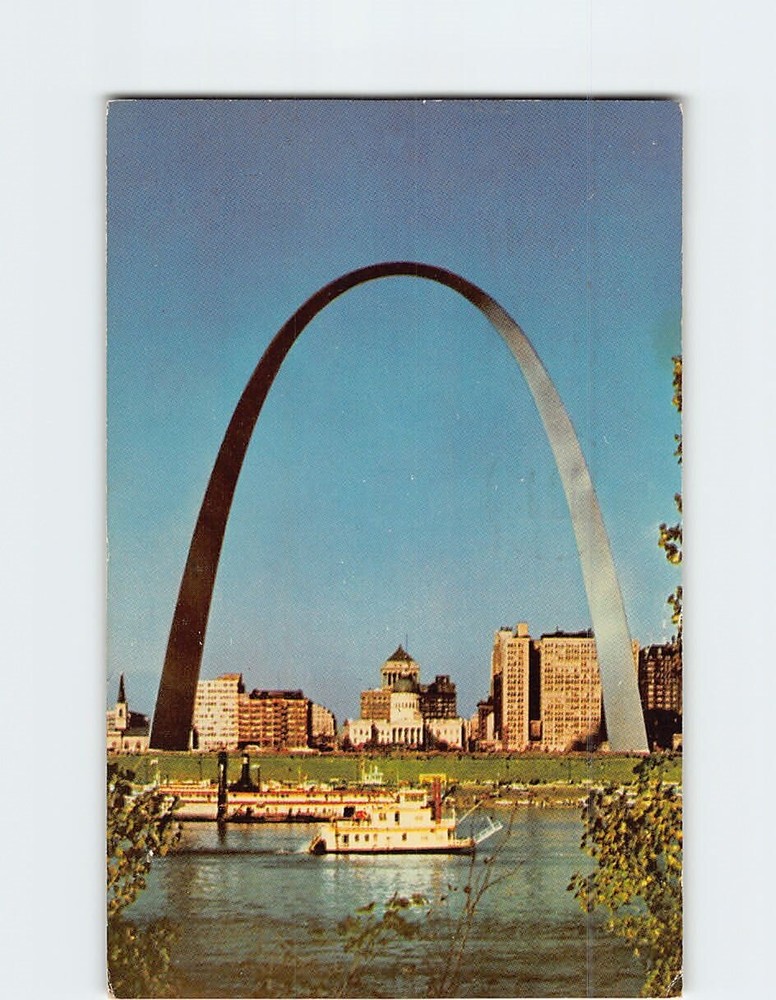 Postcard Gateway Arch and St. Louis Waterfront Missouri USA