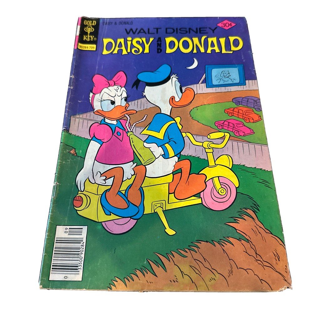Walt Disney “Daisy & Donald” Gold Key Comics No. 26 Vintage 1977