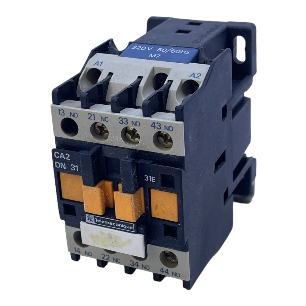 Telemecanique CA2DN31 Circuit Breaker 220V 50/60HZ