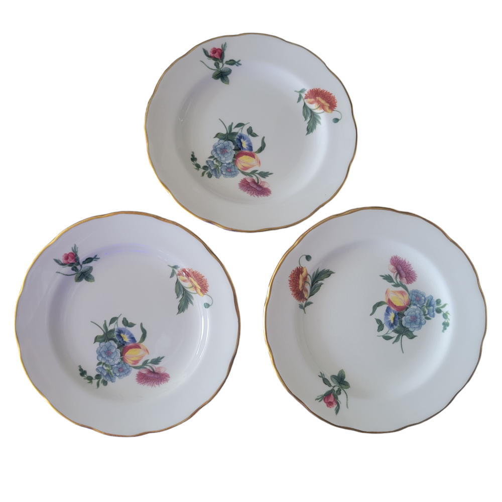 Vintage Wedgwood Williamsburg Commemorative Bone China Plates Set of 3