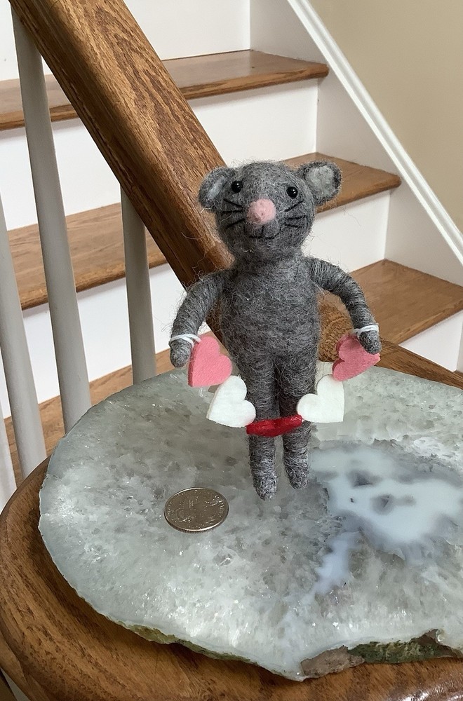 Anthropologie Terrain Grey Felted Wool Cat w/Heart Garland Love NWT READ DESCRIP