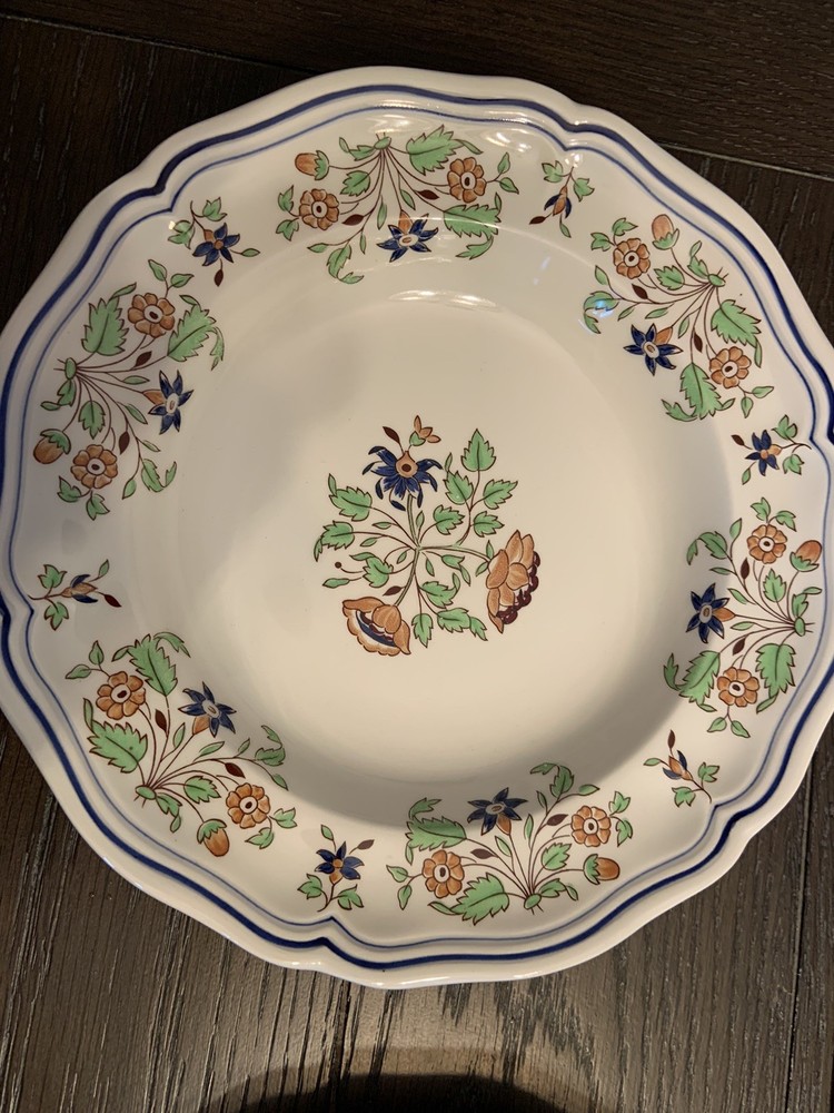 Longchamp Pottery Floris Pattern Plates Bowls 8.75