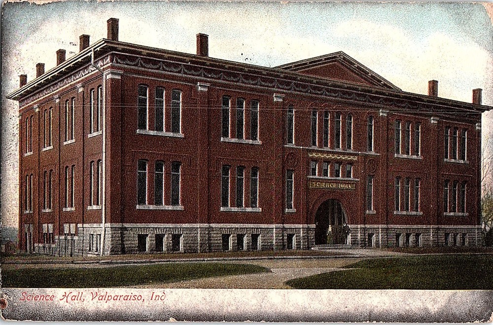Postcard BUILDING SCENE Valparaiso Indiana IN m/09 AI4620