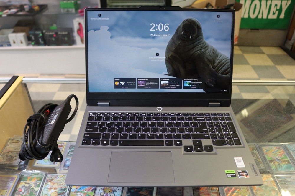 Lenovo LOQ 15ARP9 15.6