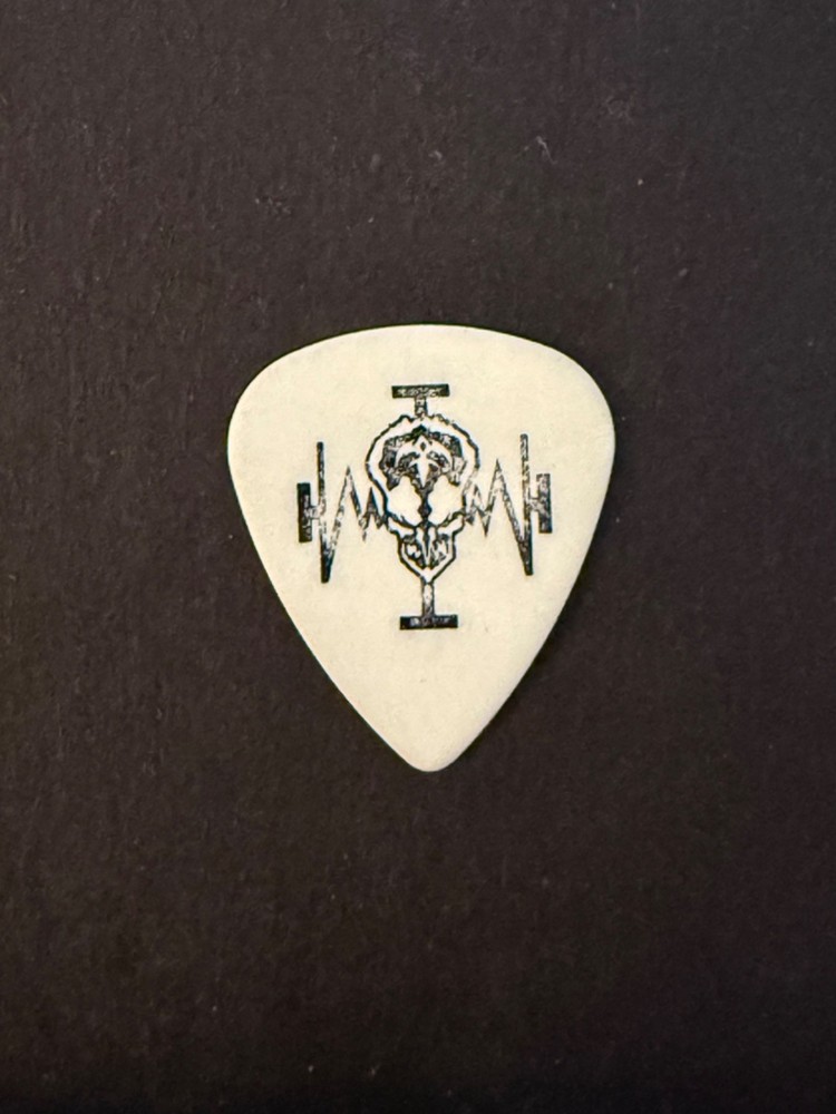 guitar pick collection - QUEENSRYCHE. MICHAEL WILTON. SIGNATURE. WHITE.