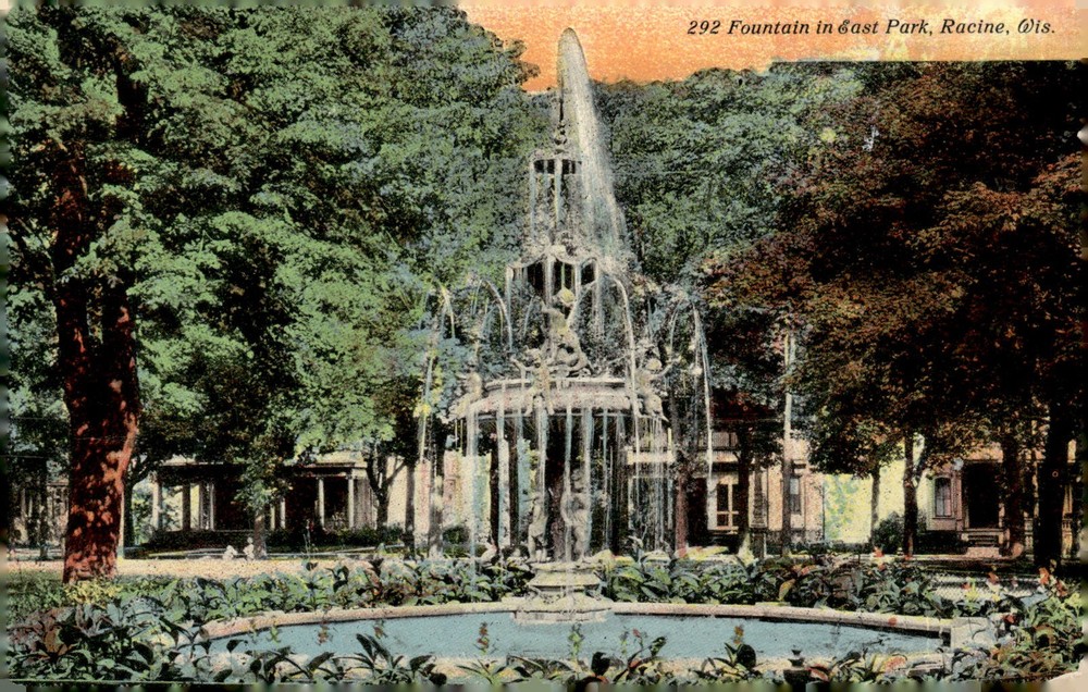 C1910 East Park Fountain Racine Wisconsin Racine Junction Station Litho Postcard