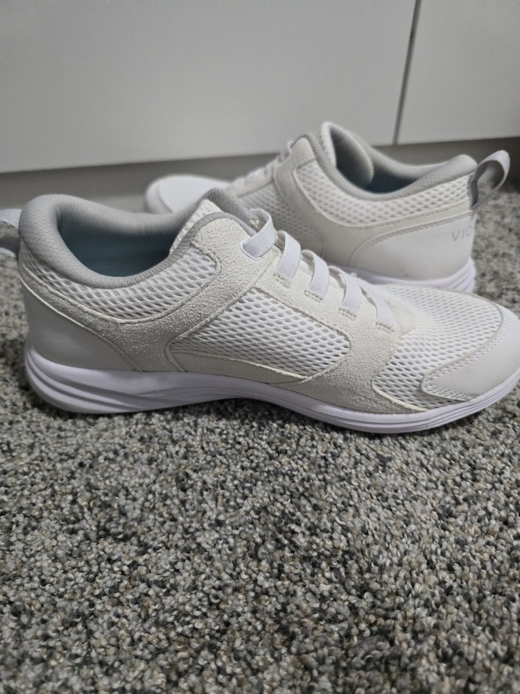 Vionic Womens Agile Zesta Sneaker with Orthotic Support Size 6