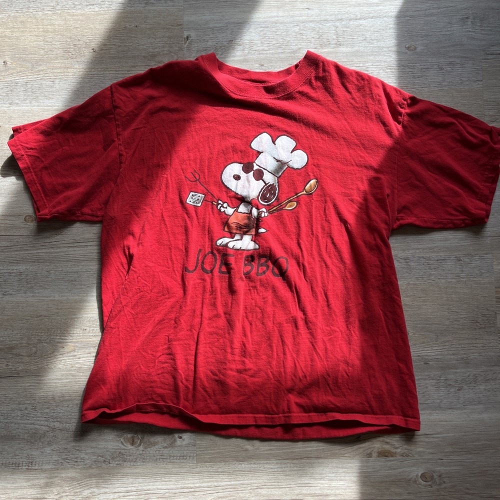 Peanuts T-Shirt Mens Medium Red Vintage Y2k 90s Snoopy Joe BBQ Cookout Tee