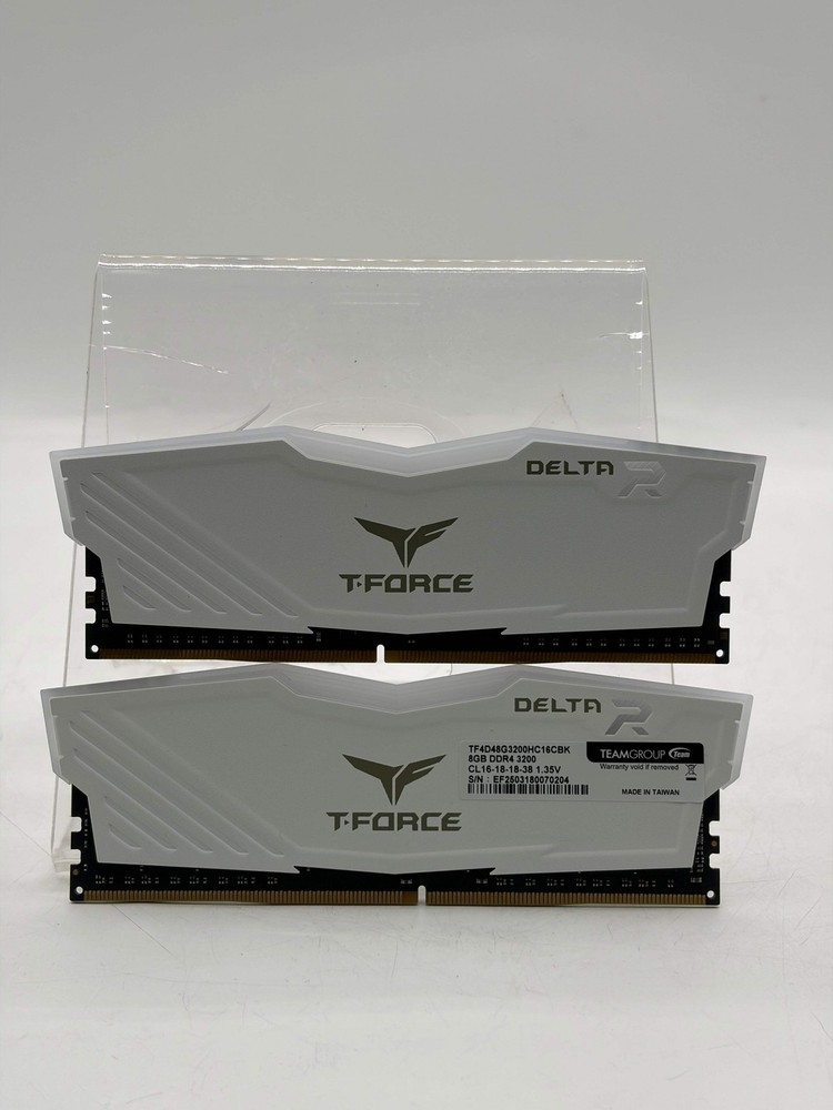 TeamGroup T-Force Delta RGB DDR4-3200 16GB (2x8GB) CL16 TF4D48G3200HC16CBK White
